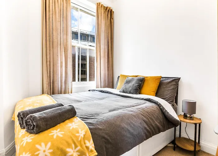 Luxstay2 Earls Court Apartment - Sleeps Up To 8
